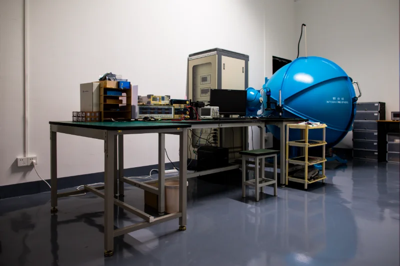 Integrating sphere on the test bench