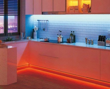 Under-cabinet task lighting